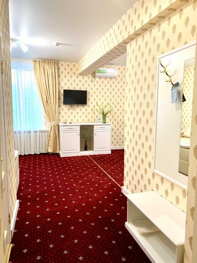 Sergeev Hotel Миколаїв Екстер'єр фото